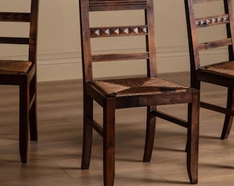 Art Deco Nussbaum Esszimmerstühle 4er Set, Französische 1940er Jahre Leiter Rücken Stühle mit Rush Sitzen, Vintage Esszimmerstühle aus Holz, Mid Century Dekor