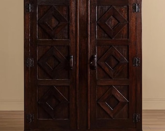 Vintage Spanischer Schrank aus Eiche 1940er Jahre | Handgeschnitzte Diamant-Türen | Rustikale Massivholz Garderobe Kabinett | Antikes Aufbewahrungsmöbel