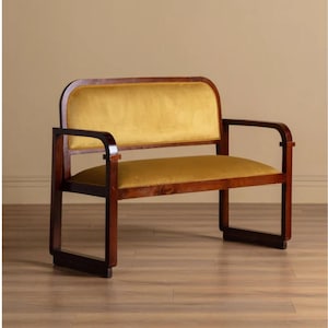 Puede incluir: Un juego de tres cuencos de cerámica anidados en tonos azules, verdes y blancos. Los cuencos presentan un esmalte moteado y un diseño sencillo y moderno. El cuenco más grande mide unos 15 cm de diámetro.