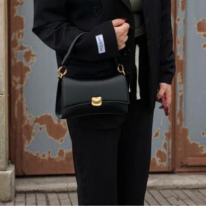 Sac à main noir avec cadenas à rabat - Sac messager pour femme en cuir PU avec poignée supérieure - Porte-monnaie carré rétro à bandoulière, style décontracté