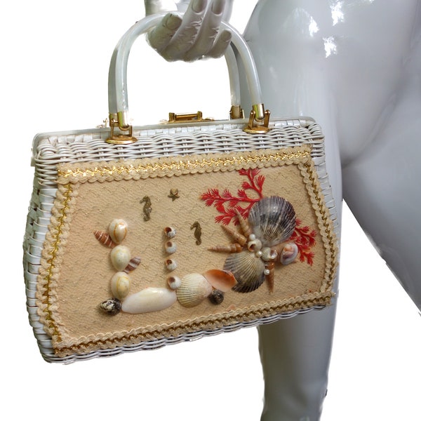 WICKER Purse with Sea Shells and Lucite Accents from 50s/60s