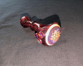 Pipa a cucchiaio a nido d'ape rossa da 4,5" con biglie viola ambrate, pipa da tasca inebriante. Pezzo di vetro spesso, vetro americano. Solo per uso tabacco. Età consigliata: 21+.