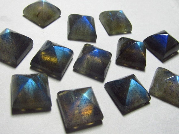 10 MM - pyramide coupé coupé coupé Cabochon - superbe qualité - LABRADORITE - incroyable plein Flashy feu très objets rares - 10 pcs 9ab6cb 10 MM - pyramide coupé coupé coupé Cabochon - superbe qualité - LABRADORITE - incroyable plein Flashy feu très objets rares - 10 pcs 9ab6cb