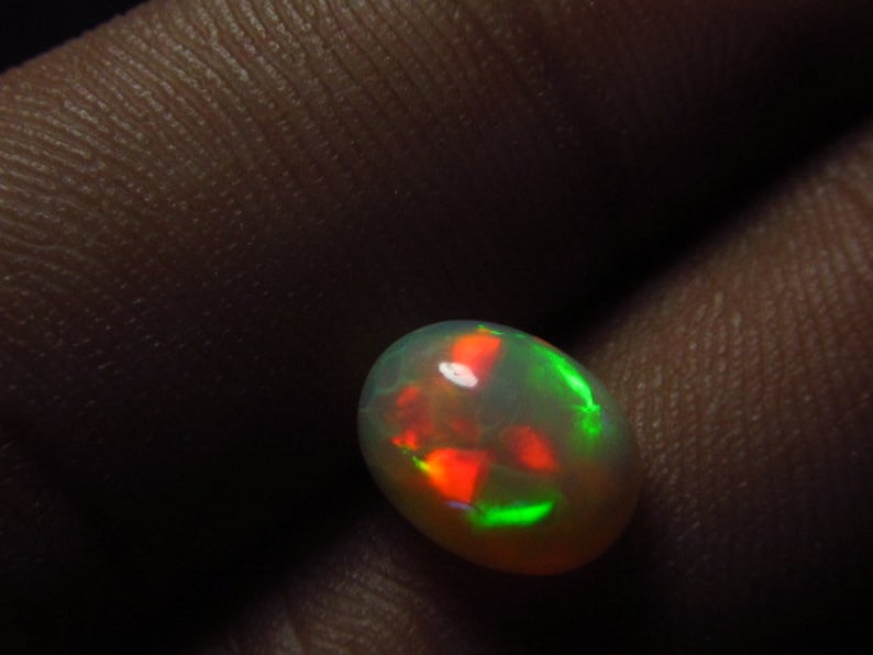 Amazing Green Red Mix Fire 6x9 mm Oval Cut Cabochon WELO ETHIOPIAN OPAL