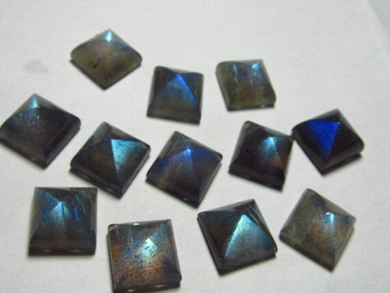 10 MM - pyramide coupé coupé coupé Cabochon - superbe qualité - LABRADORITE - incroyable plein Flashy feu très objets rares - 10 pcs 9ab6cb 10 MM - pyramide coupé coupé coupé Cabochon - superbe qualité - LABRADORITE - incroyable plein Flashy feu très objets rares - 10 pcs 9ab6cb