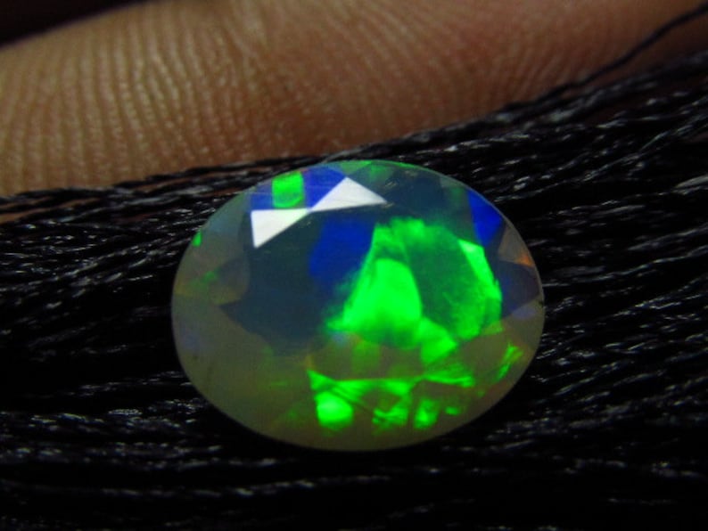 Ethiopian Welo Opal Super Sparkle Awesome Amazing Full Colour Fire AAAAAAAAA 8x10 mm Oval Cut