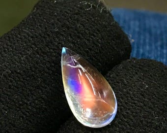 レインボームーンストーンカボション：マダガスカル産宝石（7×14mm