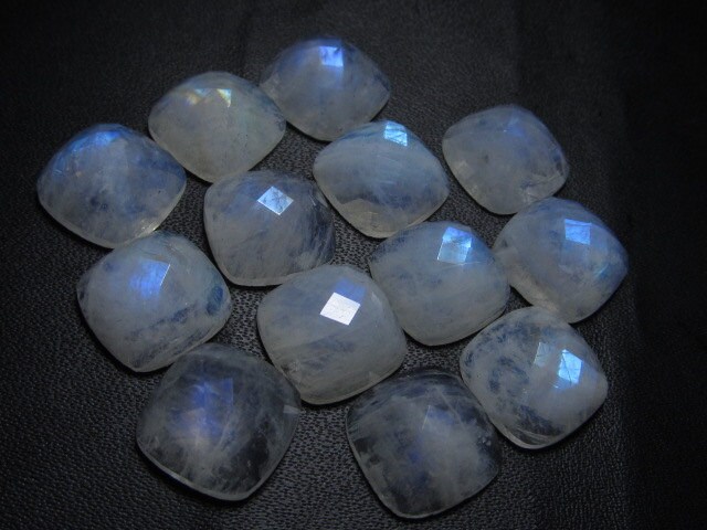 12mm - 13pcs - superbe qualité Rainbow Moonstone Super Sparkle Rose coupe facettes coussin - chaque feu magnifique Flashy Pcs Full 12mm - 13pcs - superbe qualité Rainbow Rainbow Rainbow Moonstone Super Sparkle Rose coupe facettes coussin - chaque feu magnifique Flashy Pcs Full ddc082