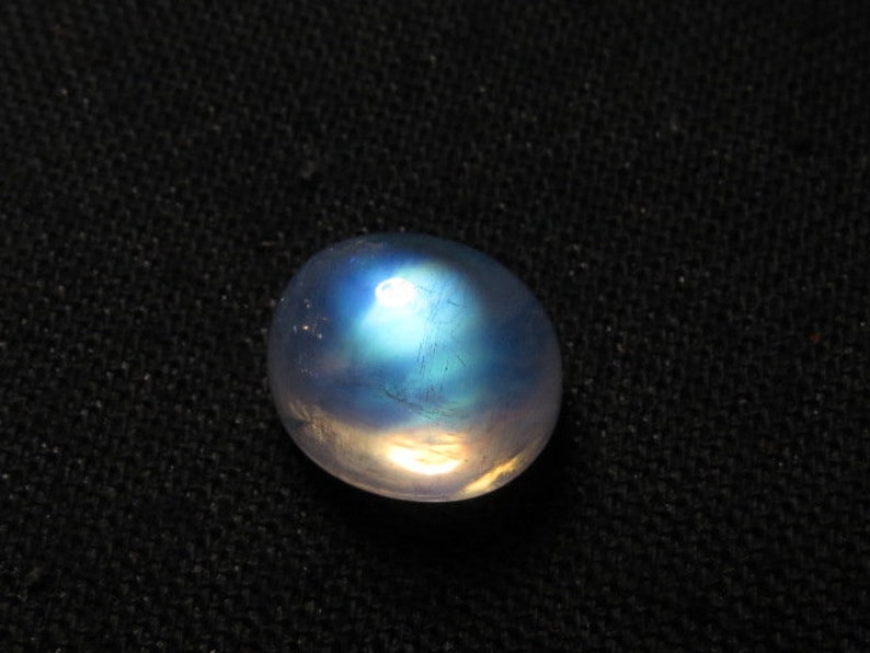 High Quality So Gorgeous amazing Cabochon amazing Strong Flash Fire Huge size AAAA Rainbow Moonstone 11x13 mm Height 8.5 mm