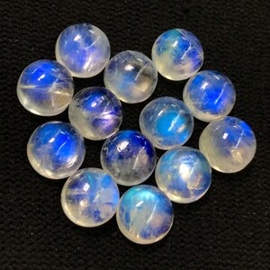 Wholesale - 8 mm - 15 pcs Gorgeous  Quality  - Rainbow MOONSTONE - Round shape Cabochon Amazing Gorgeous Full blue fire