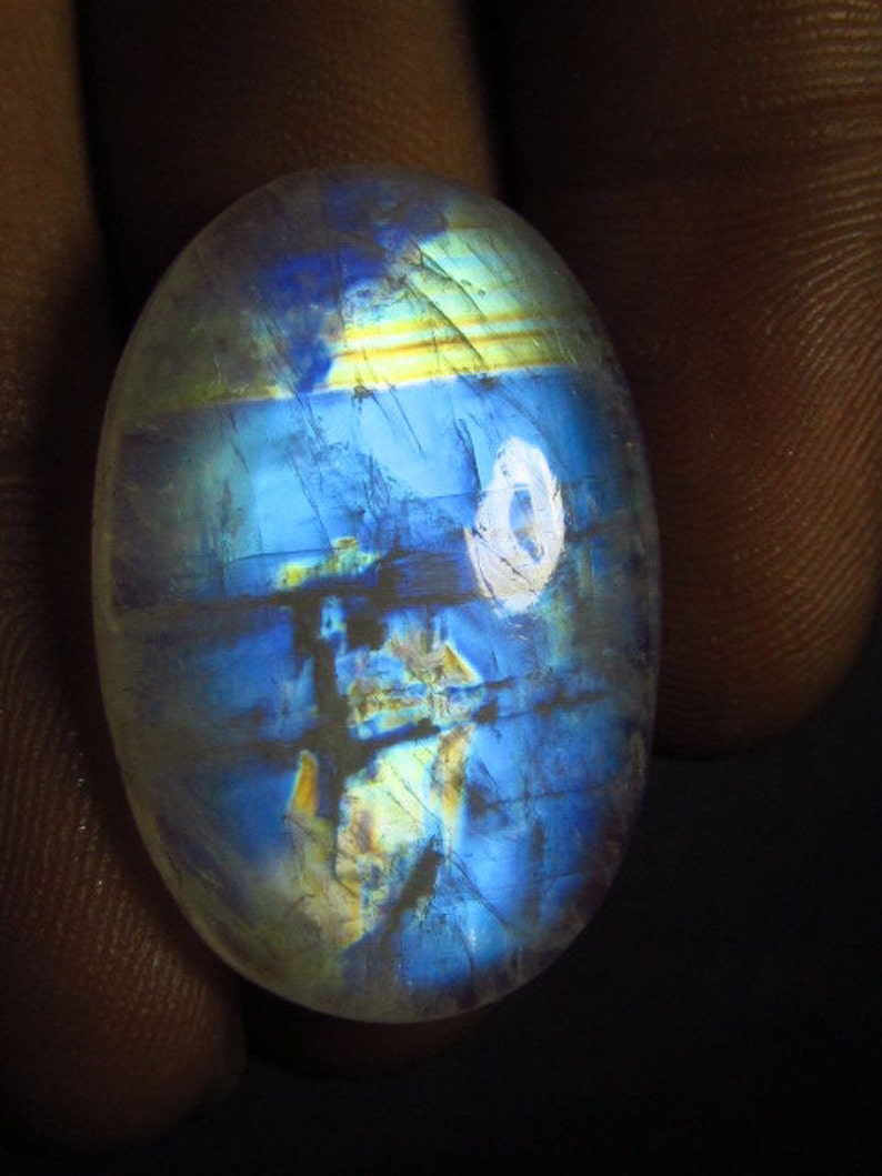 High Quality Gorgeous Rainbow Fire Strong Flash Oval shape Cabochon Rainbow Moonstone 19x28 mm Huge Size