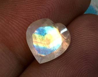 Rainbow Moonstone - AAAA - High Quality Fine Cut Faceted Sparkle - Heart Cut Stone - Amazing Blue Fire - size - 9x9 mm Height - 5 mm
