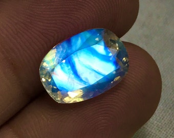 Rainbow Moonstone - Best Grade High Quality Eye Clean fine Cut Faceted - Amazing Blue Flash Fire Size - 9.40x13 mm  Height - 5.5 mm