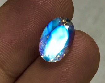 Rainbow Moonstone - Best Grade High Quality Eye Clean fine Cut Faceted - Amazing Blue Flash Fire Size - 7x10.70 mm Height - 5 mm