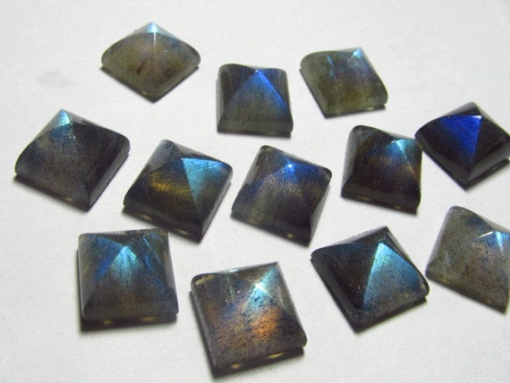 10 MM - pyramide coupé coupé coupé Cabochon - superbe qualité - LABRADORITE - incroyable plein Flashy feu très objets rares - 10 pcs 9ab6cb 10 MM - pyramide coupé coupé coupé Cabochon - superbe qualité - LABRADORITE - incroyable plein Flashy feu très objets rares - 10 pcs 9ab6cb