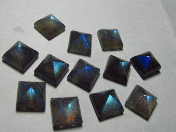 10 MM - pyramide coupé coupé coupé Cabochon - superbe qualité - LABRADORITE - incroyable plein Flashy feu très objets rares - 10 pcs 9ab6cb 10 MM - pyramide coupé coupé coupé Cabochon - superbe qualité - LABRADORITE - incroyable plein Flashy feu très objets rares - 10 pcs 9ab6cb