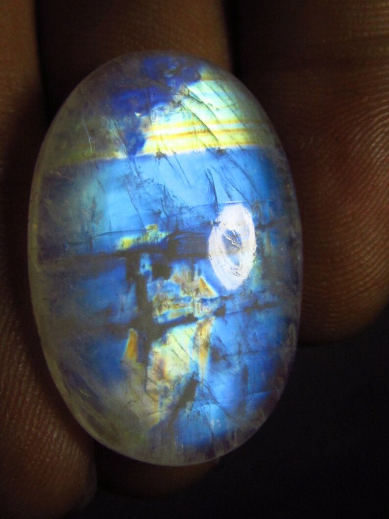 High Quality Gorgeous Rainbow Fire Strong Flash Oval shape Cabochon Rainbow Moonstone 19x28 mm Huge Size