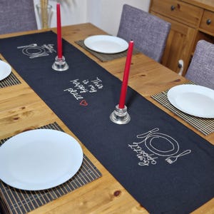 Linnen tafelloper, unieke tafelloper, eetkamerdecoratie, tafeldecor, housewarmingcadeau, keukendecor, zwarte tafelloper, aangepaste loper