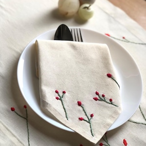 Embroidered Linen Napkin with Red Floral,Dinner Napkins,Personalized Flowers Embroidery,Hand-made Gift,Mother&#39;s Day Gift,Table Decoration