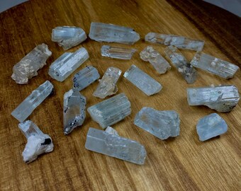 Blauwe met aquamarijn beëindigde kristallen met mica Lot uit Skardu, Pakistan