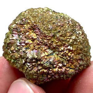 Spécimen de cristal de pyrite irisé : 132 carats, minéraux du Pakistan