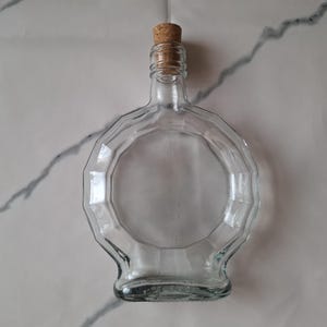 Glasflasche für serbischen Brandy Slivovska