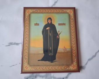 Ícone religioso sérvio ortodoxo oriental de Santa Petka em oração