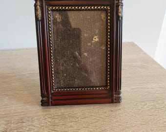 Antique-Style Ornate Wood Picture Frame – Classical Gold Accents