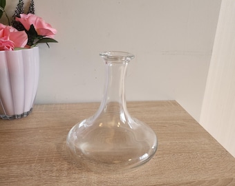 Blown Glass Wine Decanter – Elegant and Timeless
