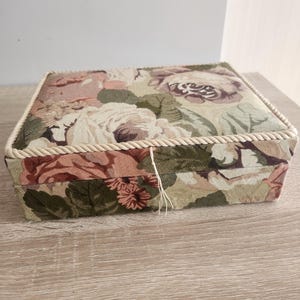 Vintage Floral Fabric Jewelry Box – Elegant Storage Keepsake