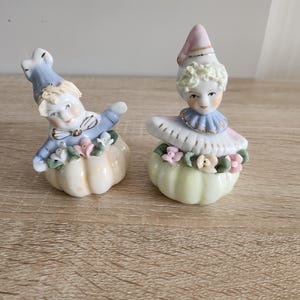 Bezaubernde Clownfiguren aus Porzellan im Vintage-Stil – Retro-Dekor