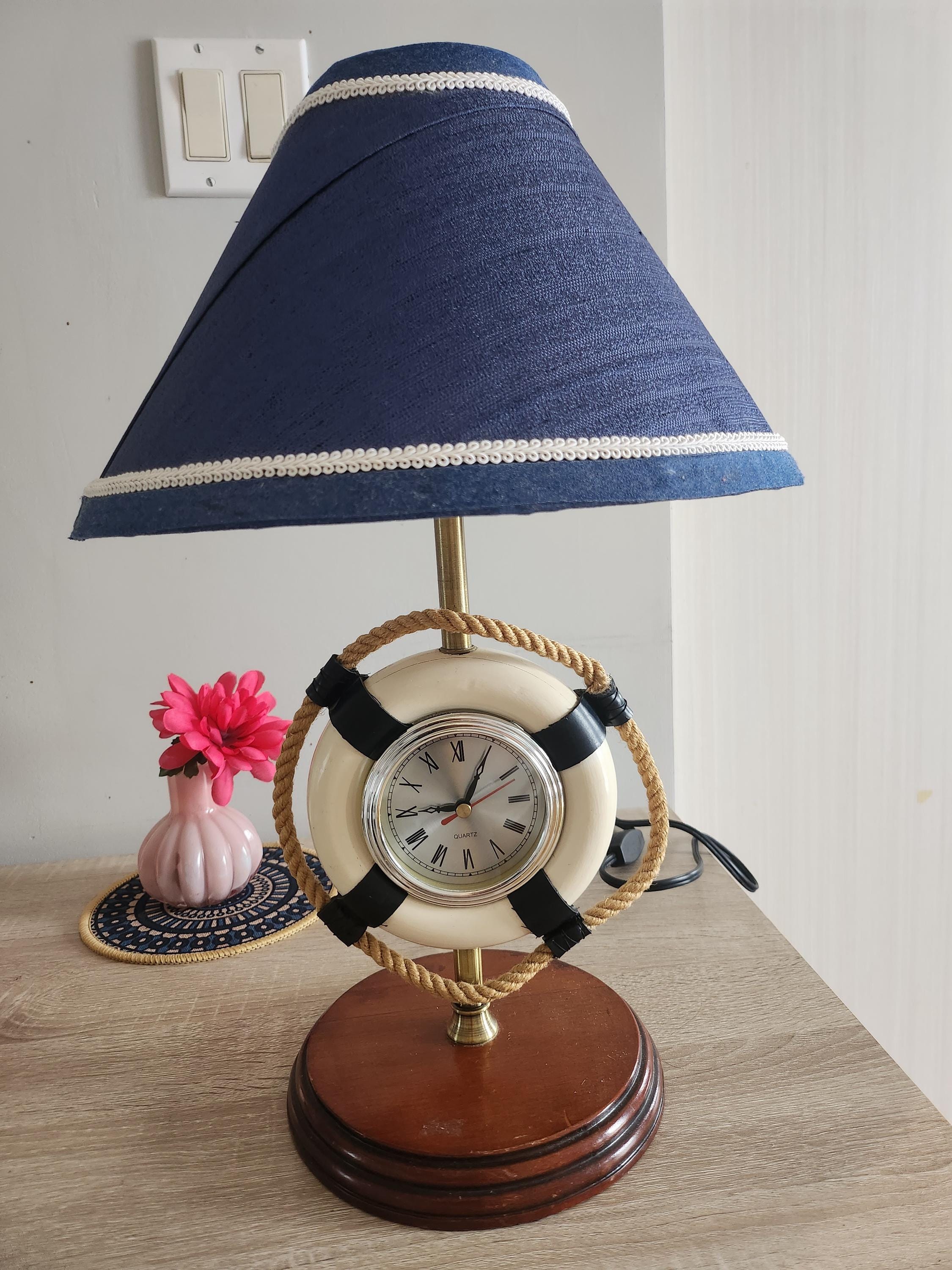 Lampe De Table Maritime - Manche à Air En Laiton Sur Socle Bois (XXème)