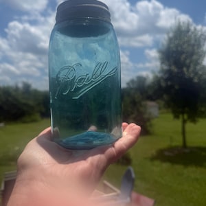 1900-1910 Blue Quart size shoulder seal Mason Jar.