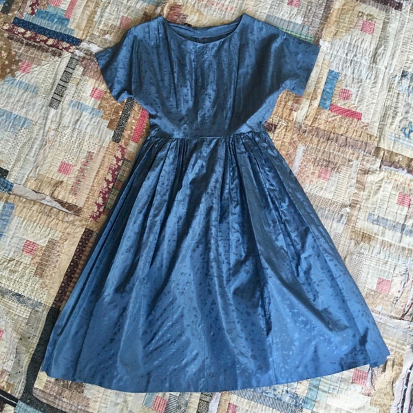 1950s Vintage Shiny Party Cocktail Dress