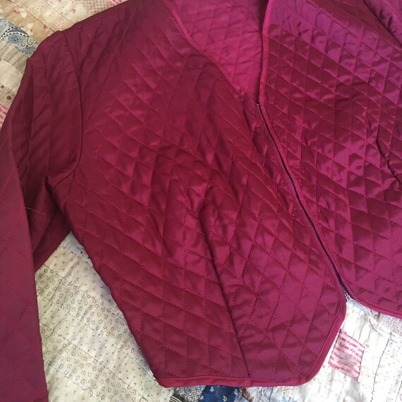 1940s Vintage Quilted Burgundy Zip Up Crop Quilte… - image 3