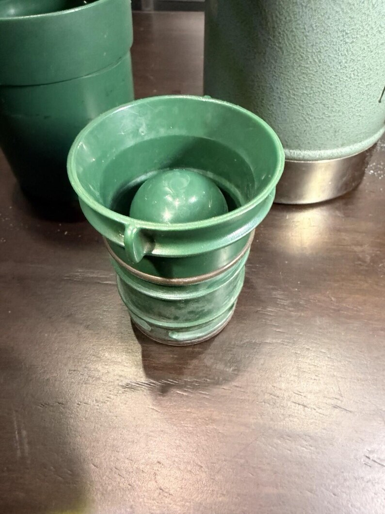 VINTAGE Stanley Aladdin Thermos Us-Made A-944dh Green Metal Vaccum Bottle USA * image 7