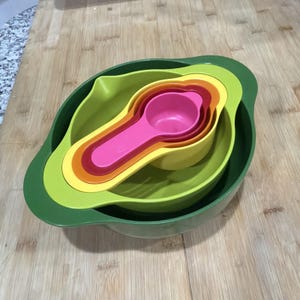 Joseph Joseph NEST 6 Prep Set Measuring Cups BowlsUrban Outfitters six pc * image 1