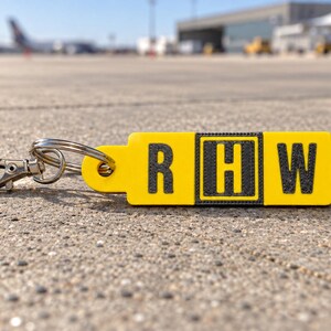 Personalized Pilot Keychain, Yellow Black Taxiway Sign, 3-Inch (Custom)