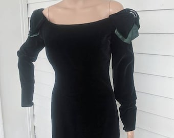 80年代風グリーンベルベットガウン オフショルダー フォーマル ロマンティックドレス 8S