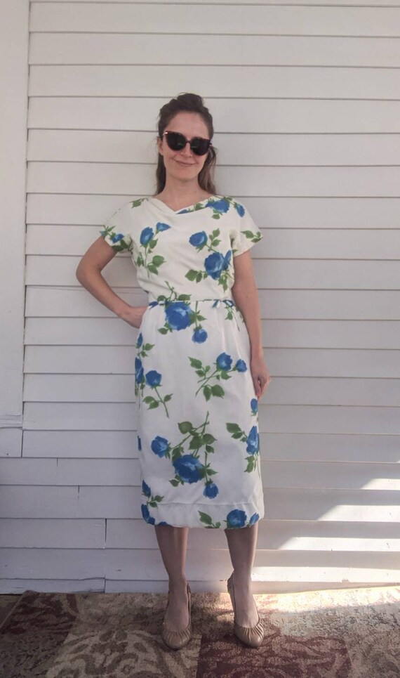 50s Floral Dress White Blue Garden Print Spring S… - image 3