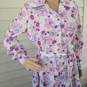 70s Mod Floral Dress White Pink Purple Print Long Sleeve Vintage M L