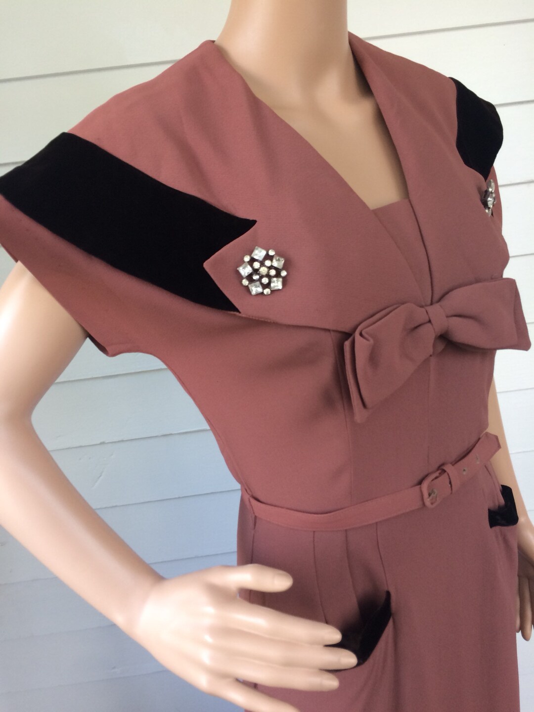 50s Mauve Cocktail Dress Party Shawl Velvet Rhinestone Bow Vintage