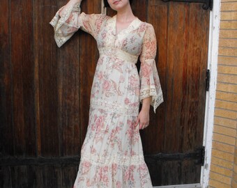 70s Hippie Dress Angel Sleeves Smocked Romantic Floral Print Vintage XS S