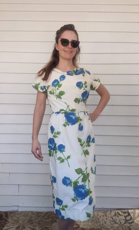 50s Floral Dress White Blue Garden Print Spring S… - image 1