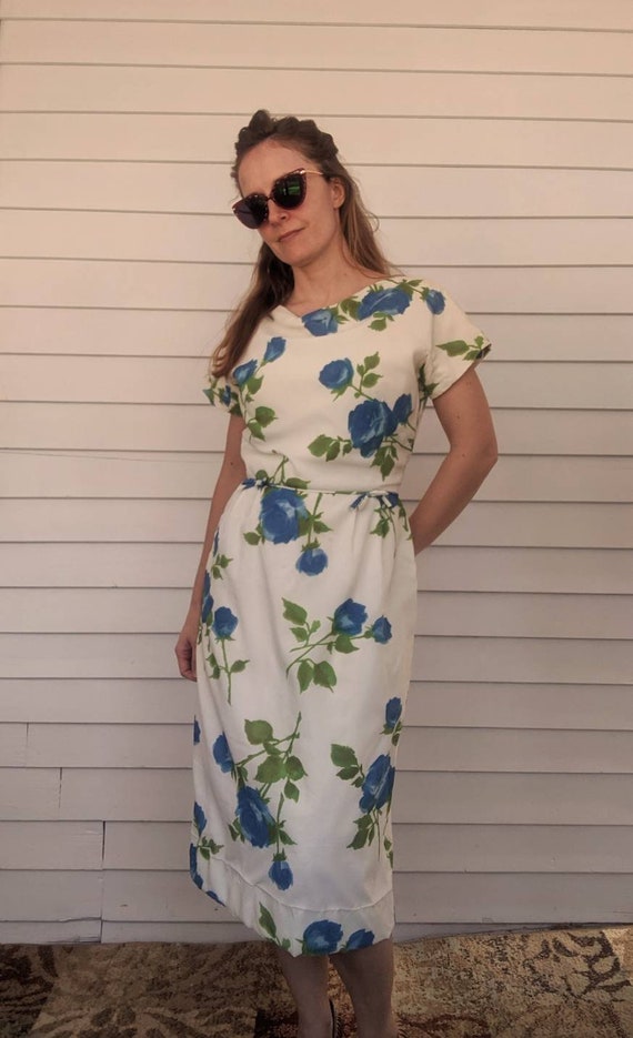 50s Floral Dress White Blue Garden Print Spring S… - image 5