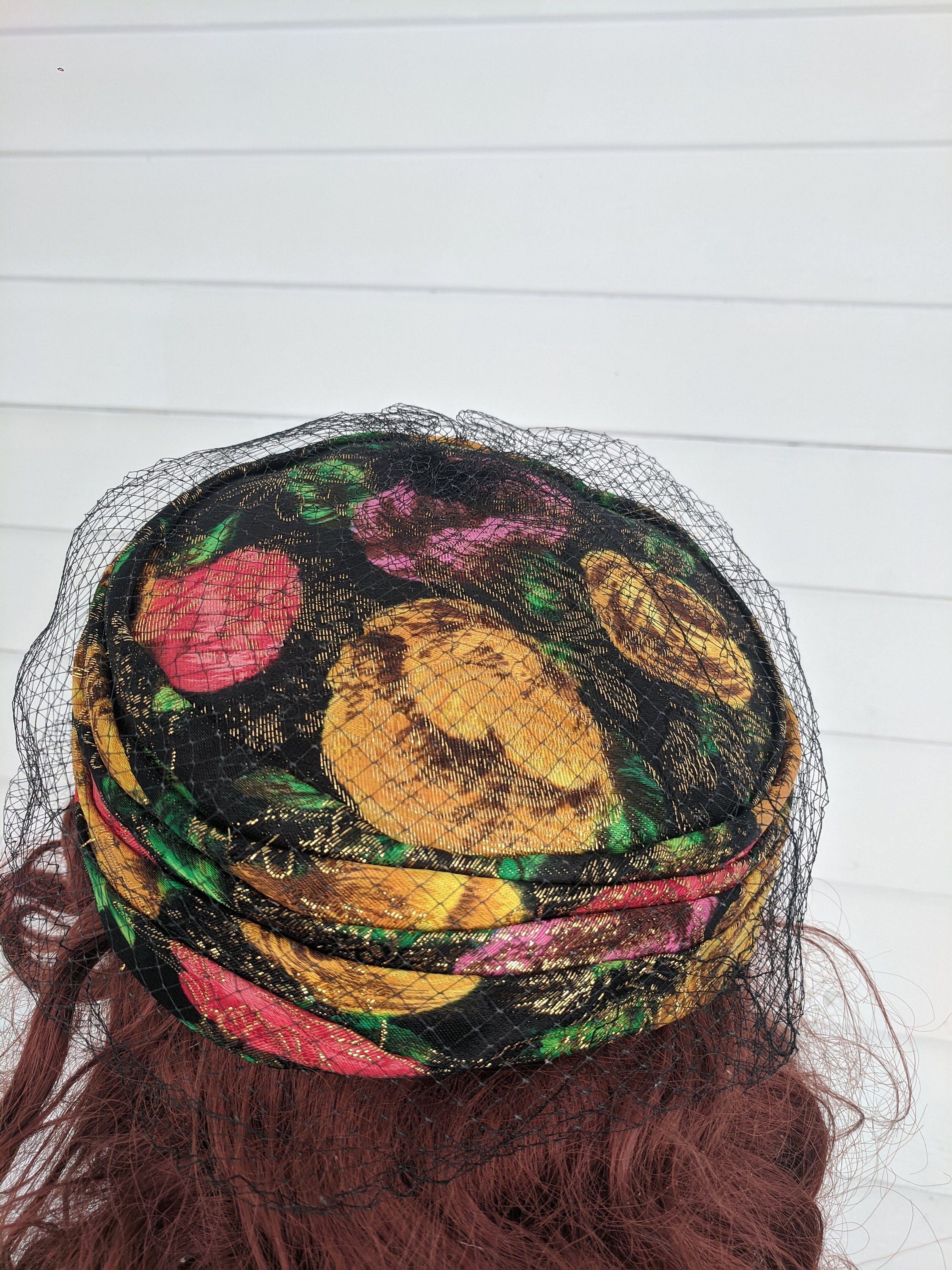 60s Metallic Hat Floral Gold Red Yellow Black Vintage Vintage 1960 main image 4