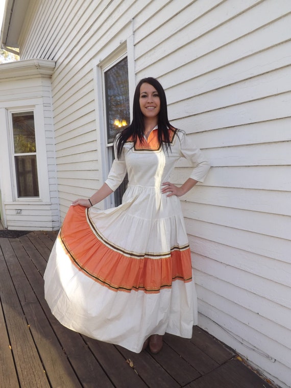 Long Patio Dress Full Skirt Ivory Peach Country Ri