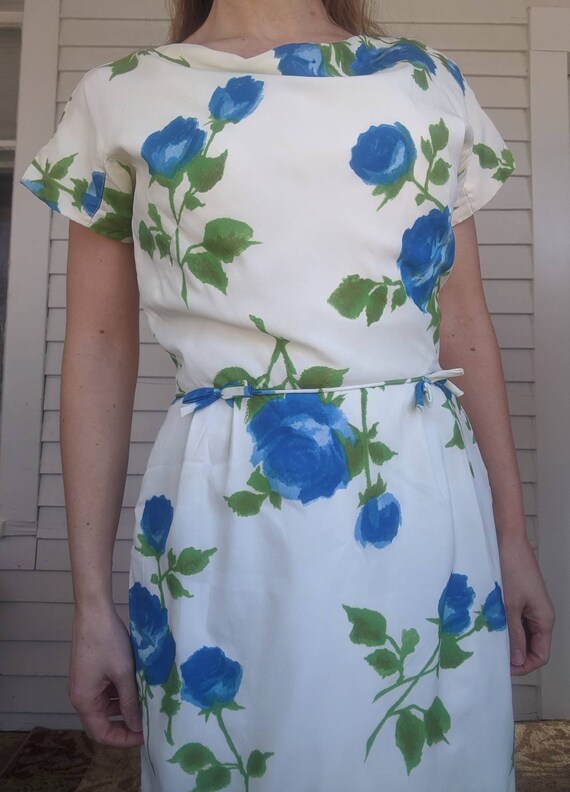 50s Floral Dress White Blue Garden Print Spring S… - image 8