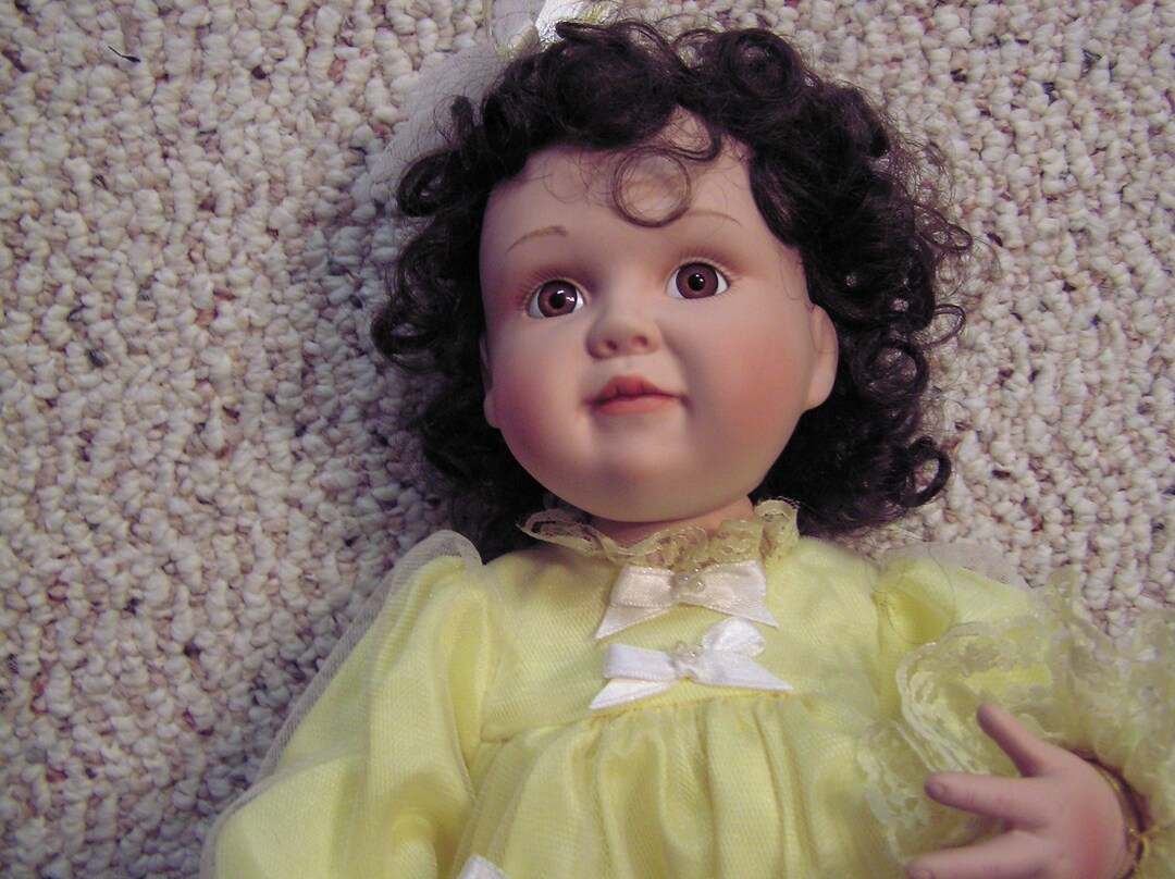 Ashton Drake Doll 1998 Bows for Belinda , Has Arm Tag, Artist Barbara