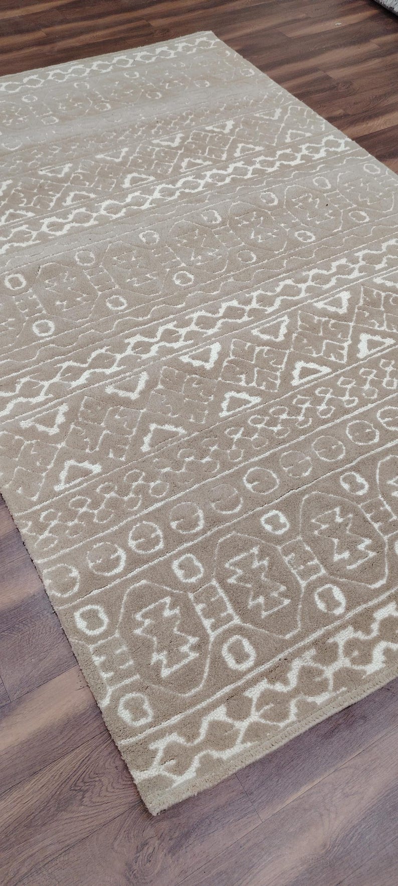 High Low Rug Hand Tufted High-low Pile Area Rug: Neutral Tribal Design - Etsy